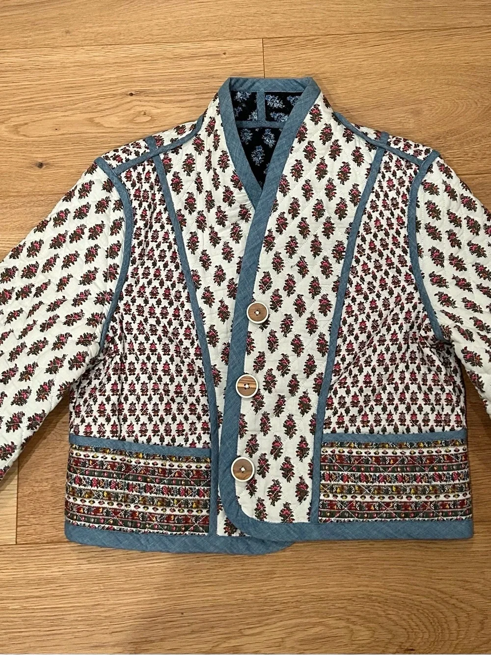 Veronica Beard Cream Quilted Jacket with Light Blue Trim - Picture 2 of 3